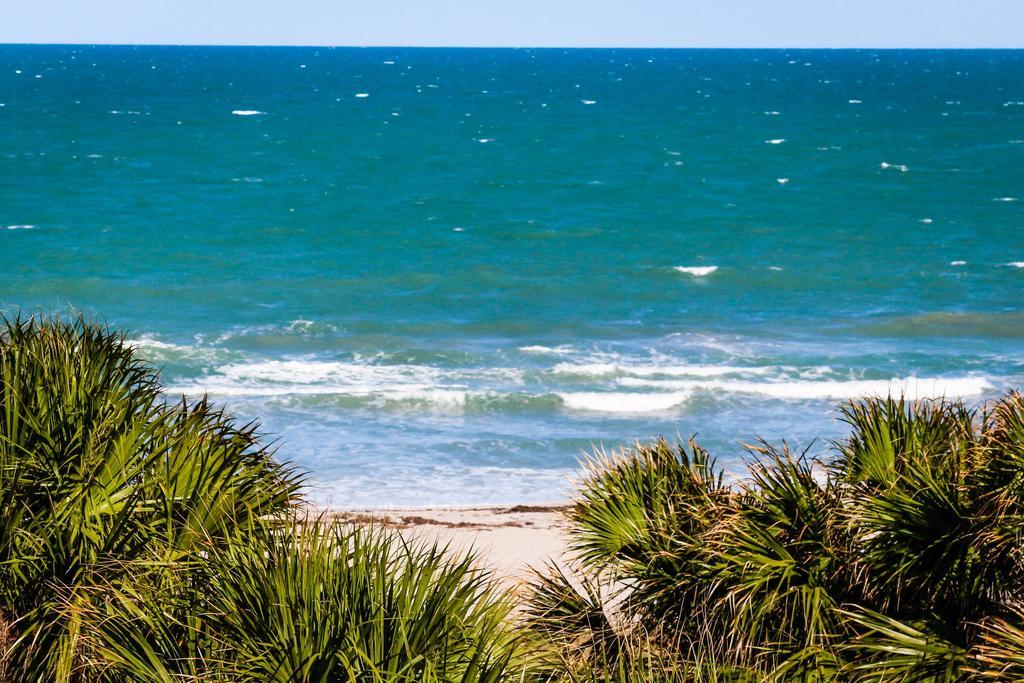 Secluded Ocean View Chataeu Hotel Cocoa Beach Esterno foto